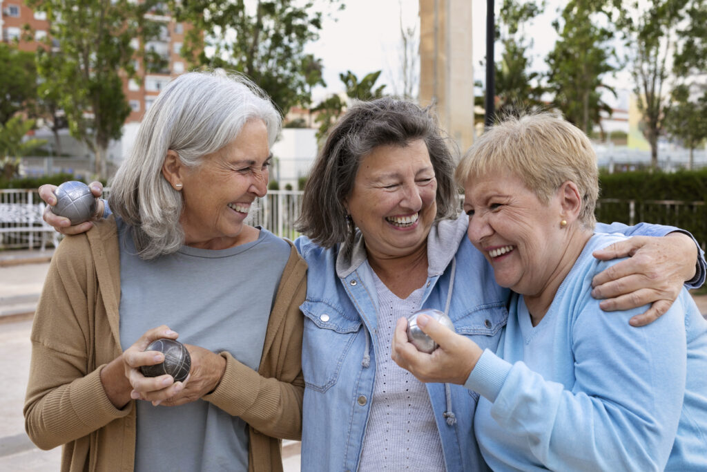 3 femmes pétanque (1)